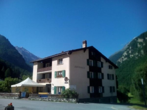 Отель Hotel Klein Matterhorn  Ранда
